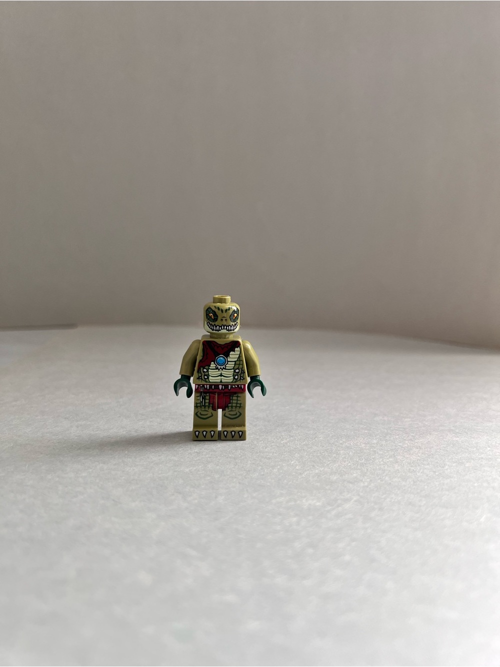 LEGO Legends of Chima Crawley Minifigure